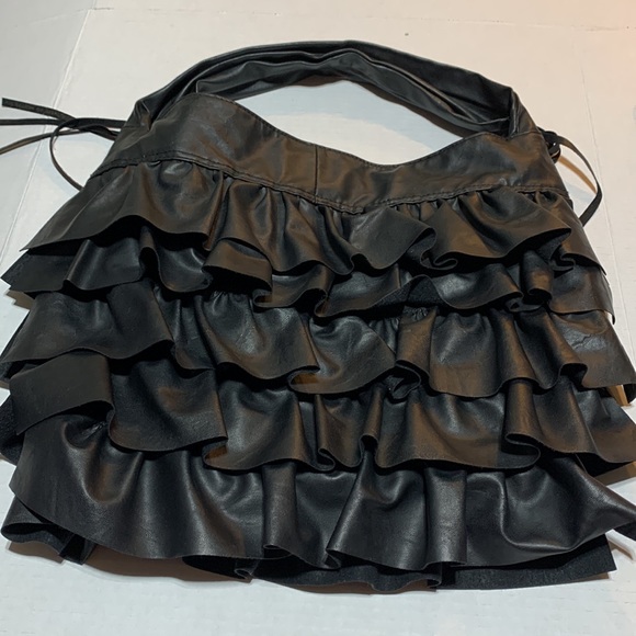 Bueno black faux leather ruffled tier shoulder bag - Picture 8 of 8